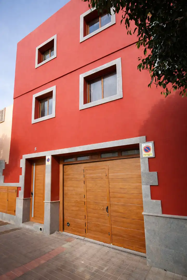 Vista exterior de Edificio en venta en Ingenio con Alarma