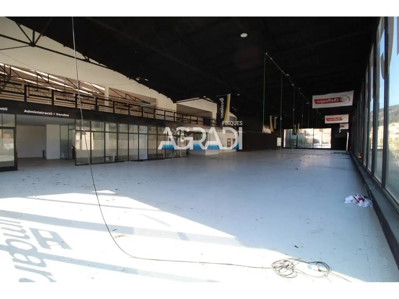 Nave industrial de alquiler en Vallirana