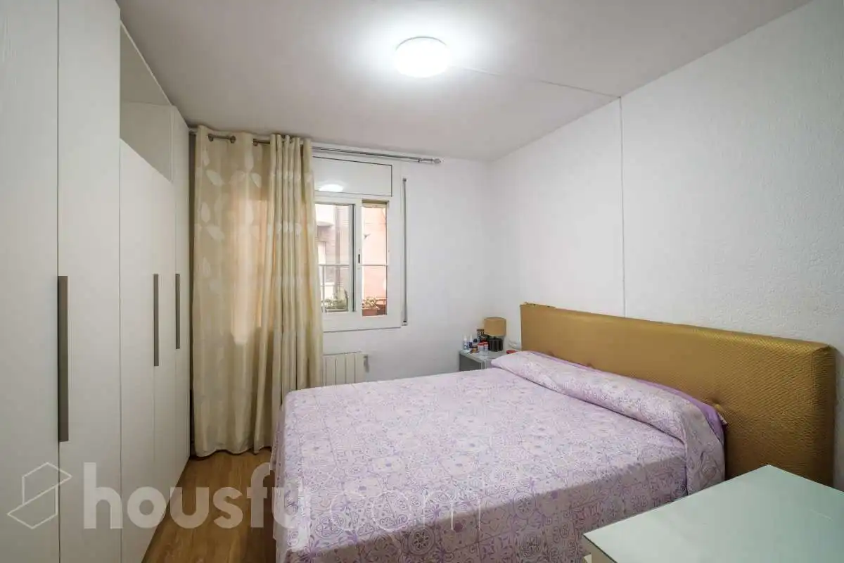 Bedroom of Flat for sale in Sud