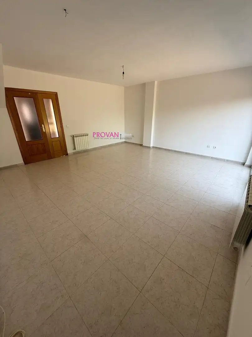 Casa adosada en venta en Galápagos con Calefacción y Jardín privado