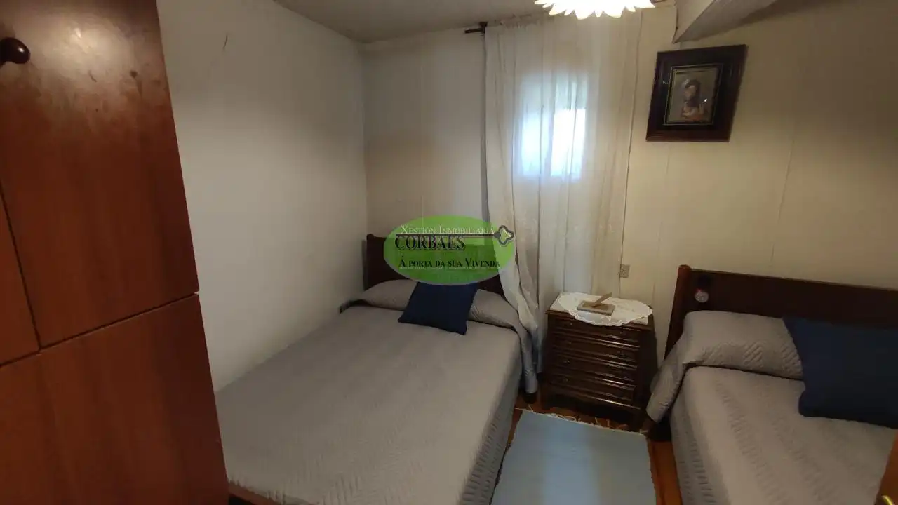 Dormitori de Casa o xalet en venda en O Carballiño   amb Jardí privat, Terrassa i Moblat