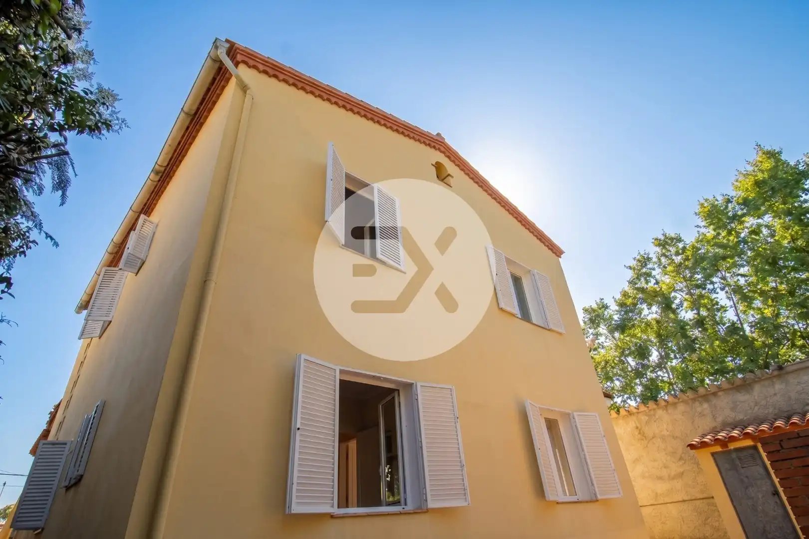Vista exterior de Casa o xalet en venda en Castelldefels amb Jardí privat i Terrassa