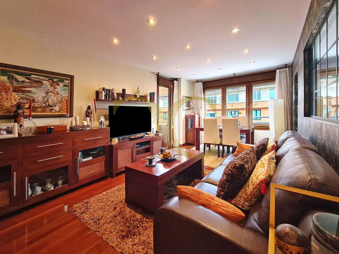 Sala d'estar de Pis en venda en Gijón  amb Calefacció, Terrassa i Traster