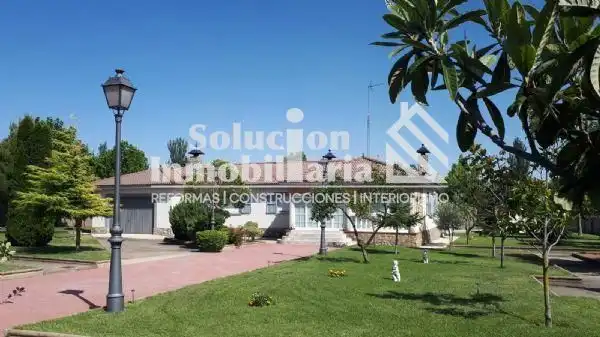 Vista exterior de Casa o chalet en venta en Salamanca con Calefacción y Piscina