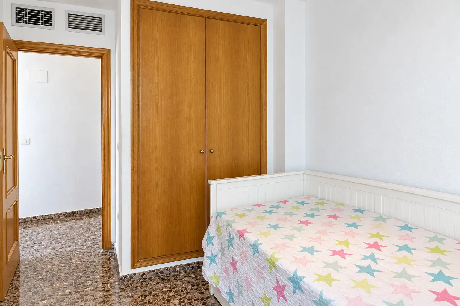 Bedroom of Attic for sale in Alberic, Valencia