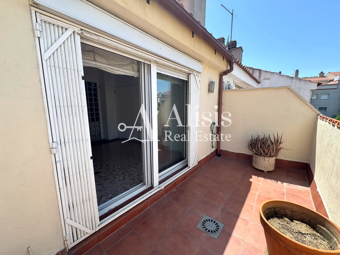 Terrasse von Einfamilien-Reihenhaus zum Verkauf in Pallejà mit Klimaanlage, Heizung und Terrasse