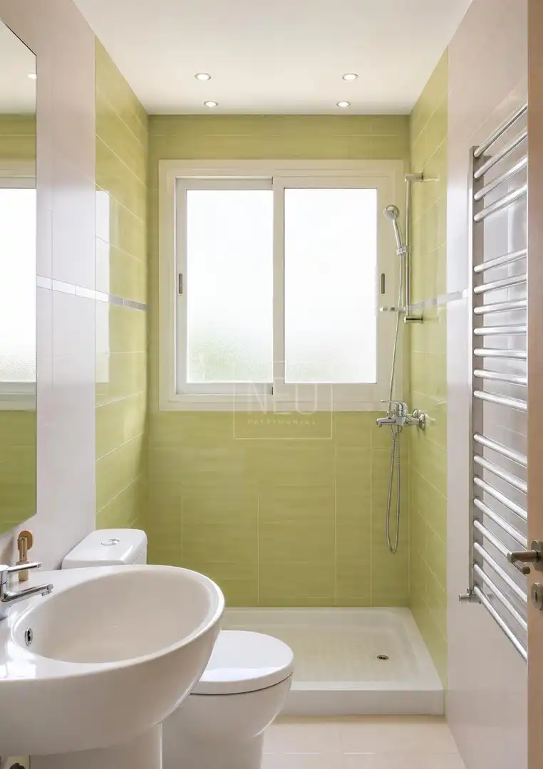 Baño de Casa adosada en venta en Villalbilla con Aire acondicionado, Calefacción y Jardín privado