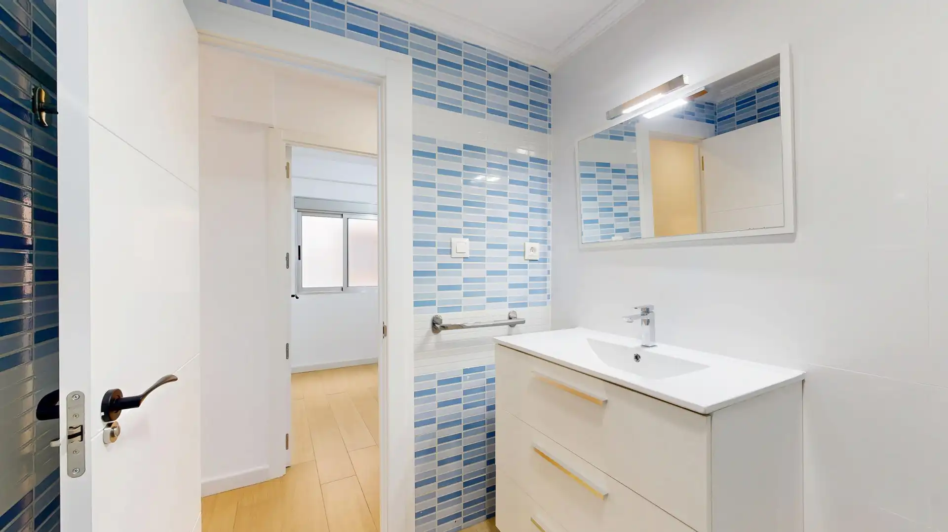 Badezimmer von Wohnung zum Verkauf in Torrent mit Möbliert