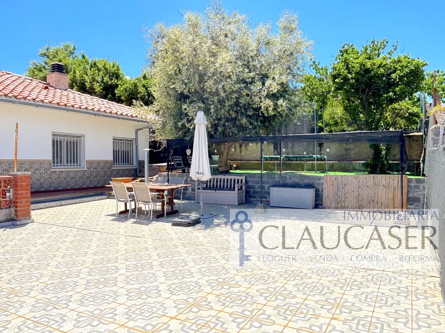 Vista exterior de Casa o xalet en venda en Rubí amb Calefacció