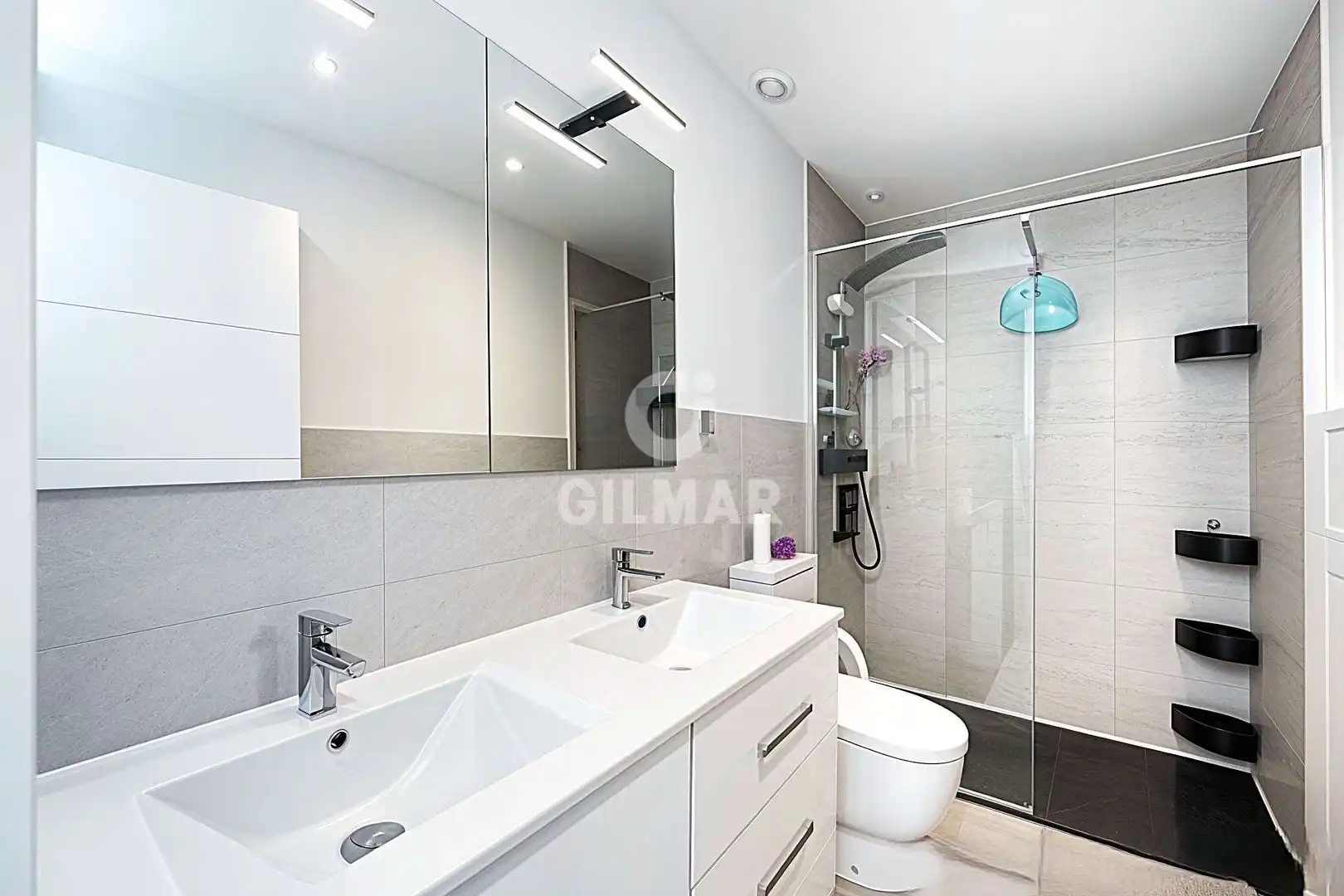 Bathroom of Flat for sale in Madrid  with Heating