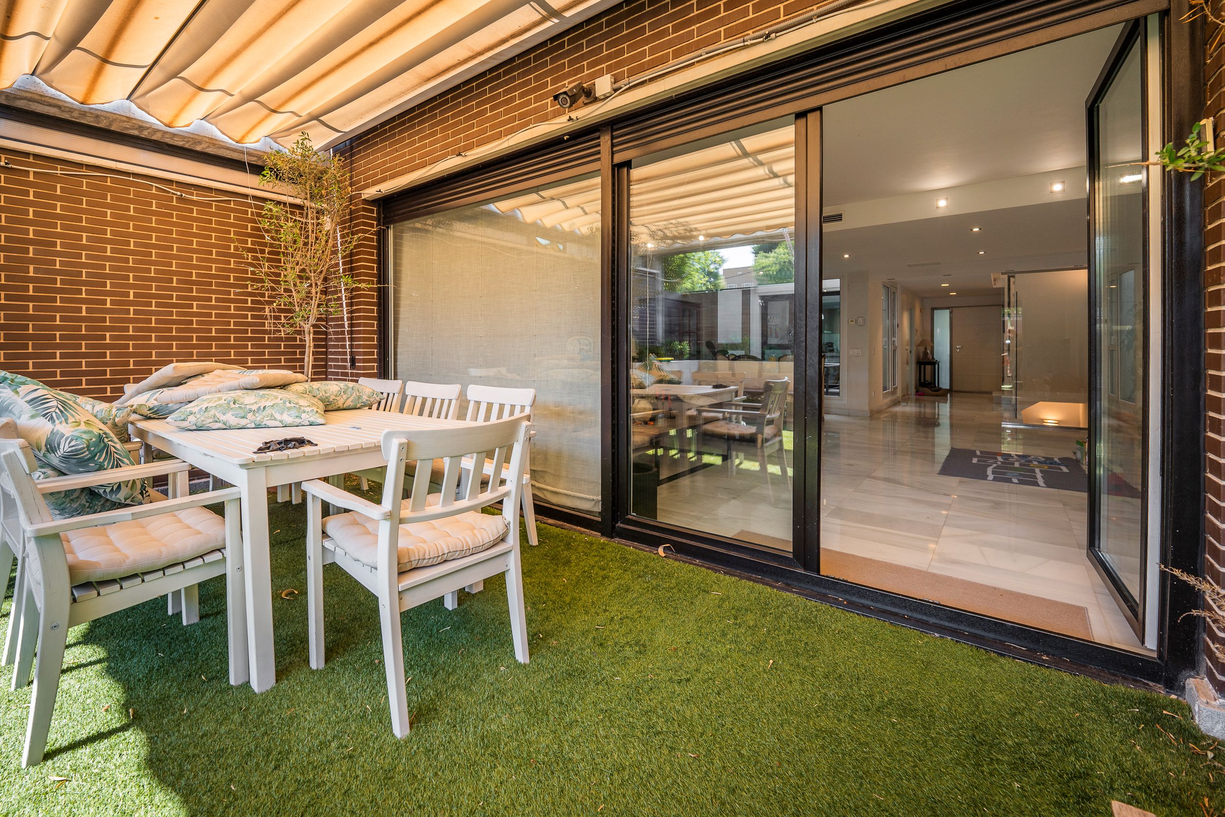 Terrace of Single-family semi-detached for sale in  Madrid Capital  with Air Conditioner, Heating and Private garden