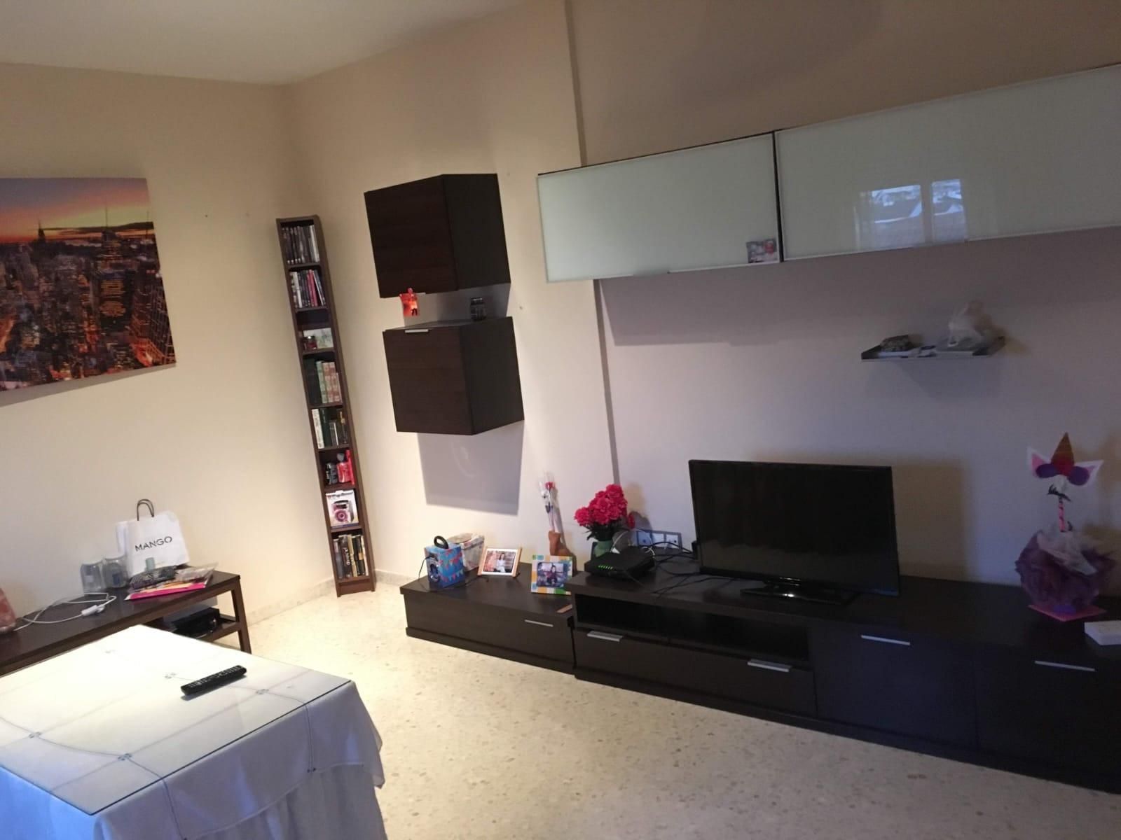 Living room of Flat for sale in  Sevilla Capital  with Air Conditioner, Terrace and Storage room