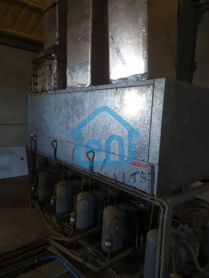 Vista exterior de Nave industrial en venta en Utiel con Alarma