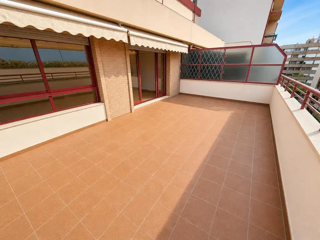 Ático con ascensor en venta en PINTOR LORENZO CASANOVA 43