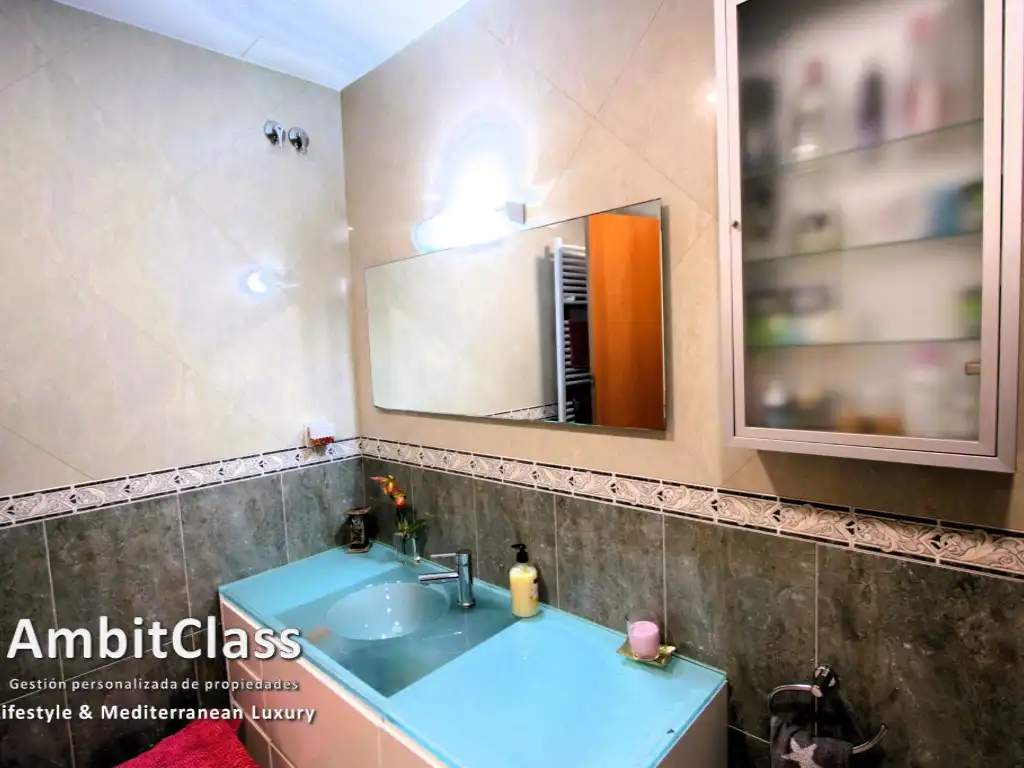 Baño de Piso en venta en Mataró con Aire acondicionado, Terraza y Internet