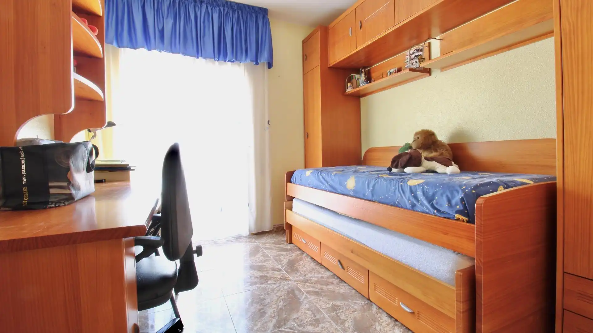 Habitación de Casa adosada en venta en Roquetas de Mar con Aire acondicionado, Terraza y Trastero