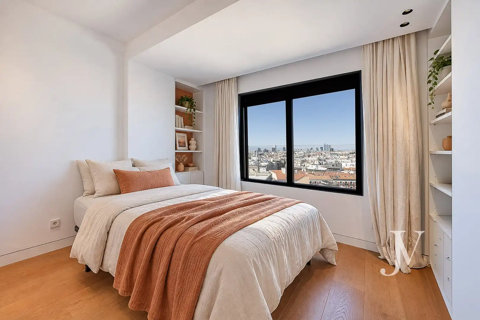 Dormitori de Dúplex de lloguer en Madrid amb Aire condicionat, Calefacció i Jardí privat