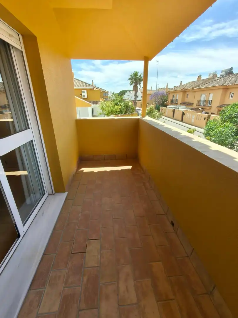 Terrassa de Casa adosada en venda en Puerto Real amb Aire condicionat, Calefacció i Jardí privat