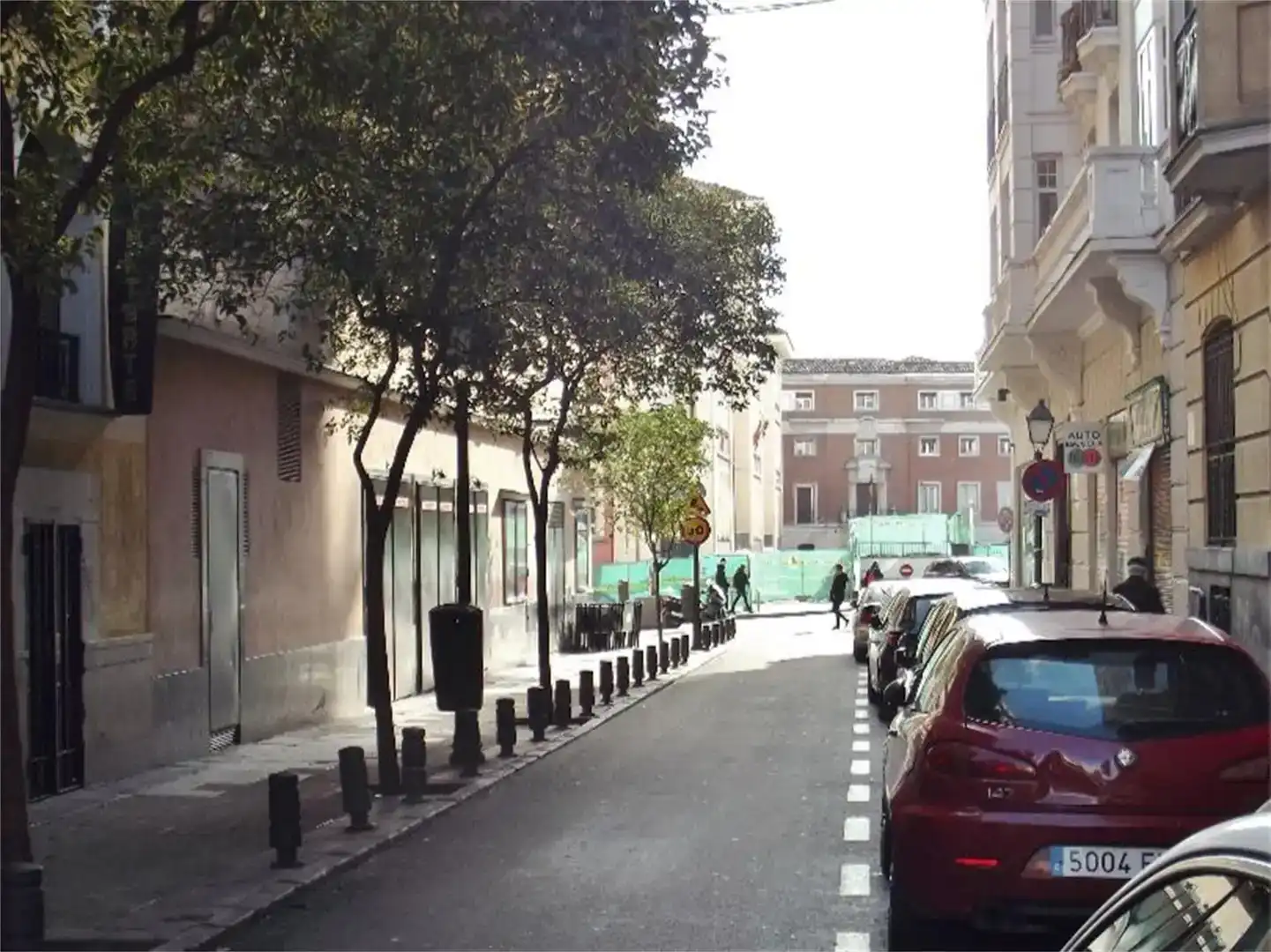 Vista exterior de Local de lloguer en Madrid amb Aire condicionat