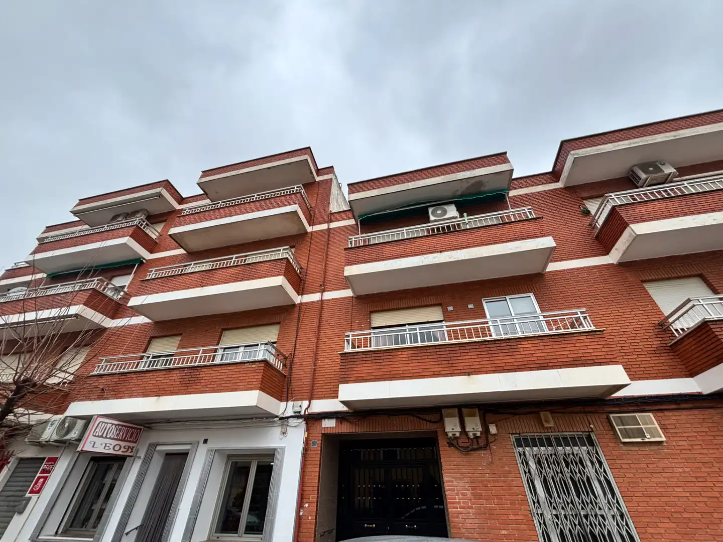 Vista exterior de Piso en venta en Socuéllamos con Terraza y Balcón
