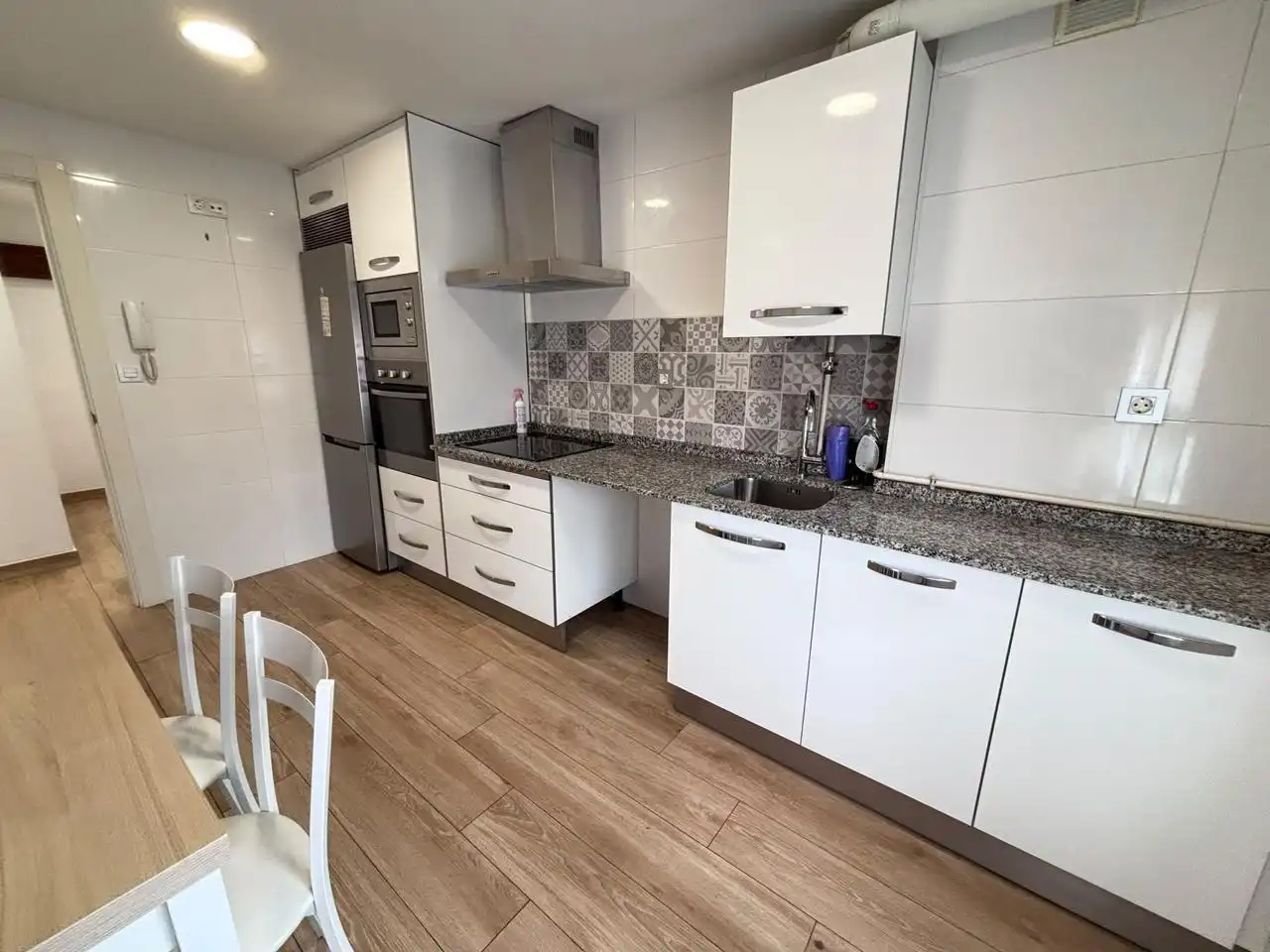 Küche von Wohnung zur Miete in Gijón  mit Heizung und Möbliert
