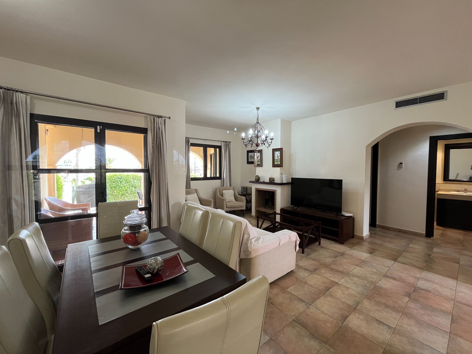 Menjador de Casa adosada en venda en Fuente Álamo de Murcia amb Aire condicionat, Jardí privat i Terrassa