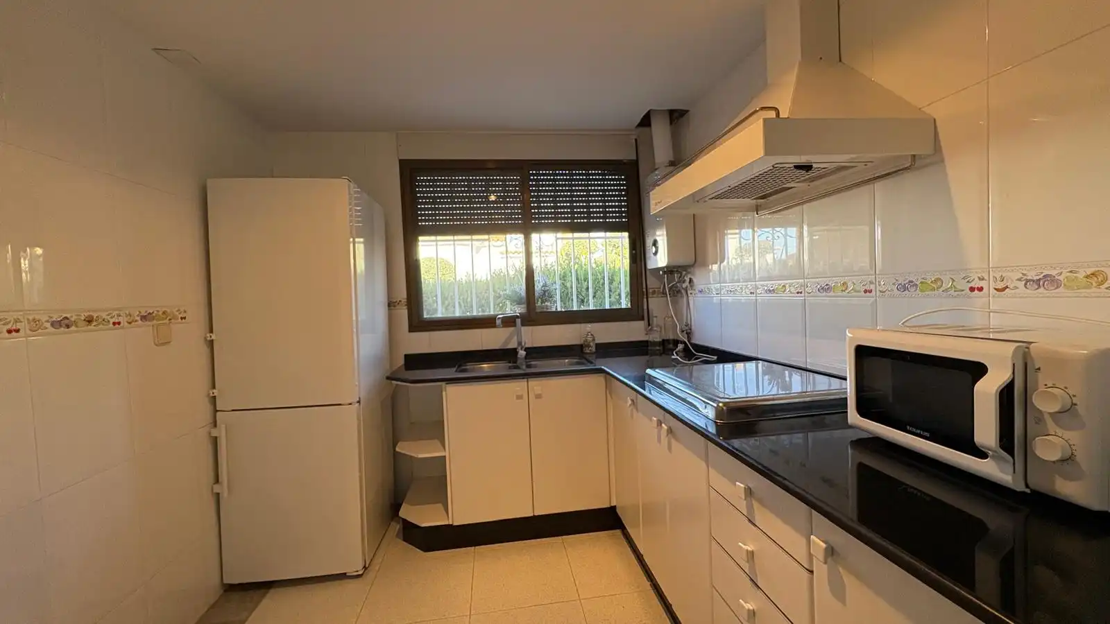 Kitchen of Houses for sale in L'Eliana  with Air Conditioner, Terrace and Storage room