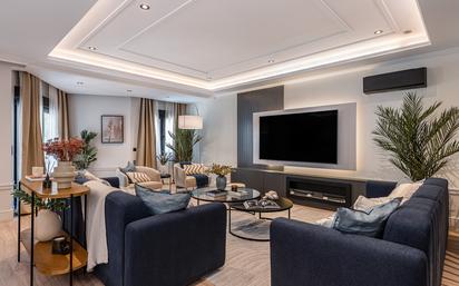 Wohnzimmer von Wohnung zum verkauf in  Madrid Capital mit Klimaanlage und Terrasse