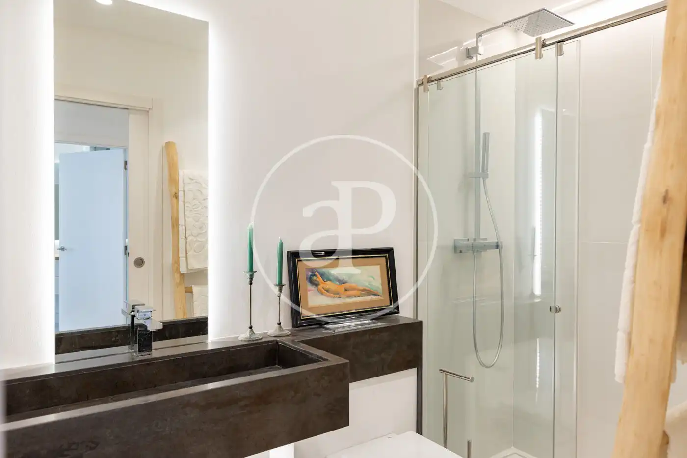Bathroom of Flat for rent in Barcelona  with Air Conditioner, Heating and Terrace