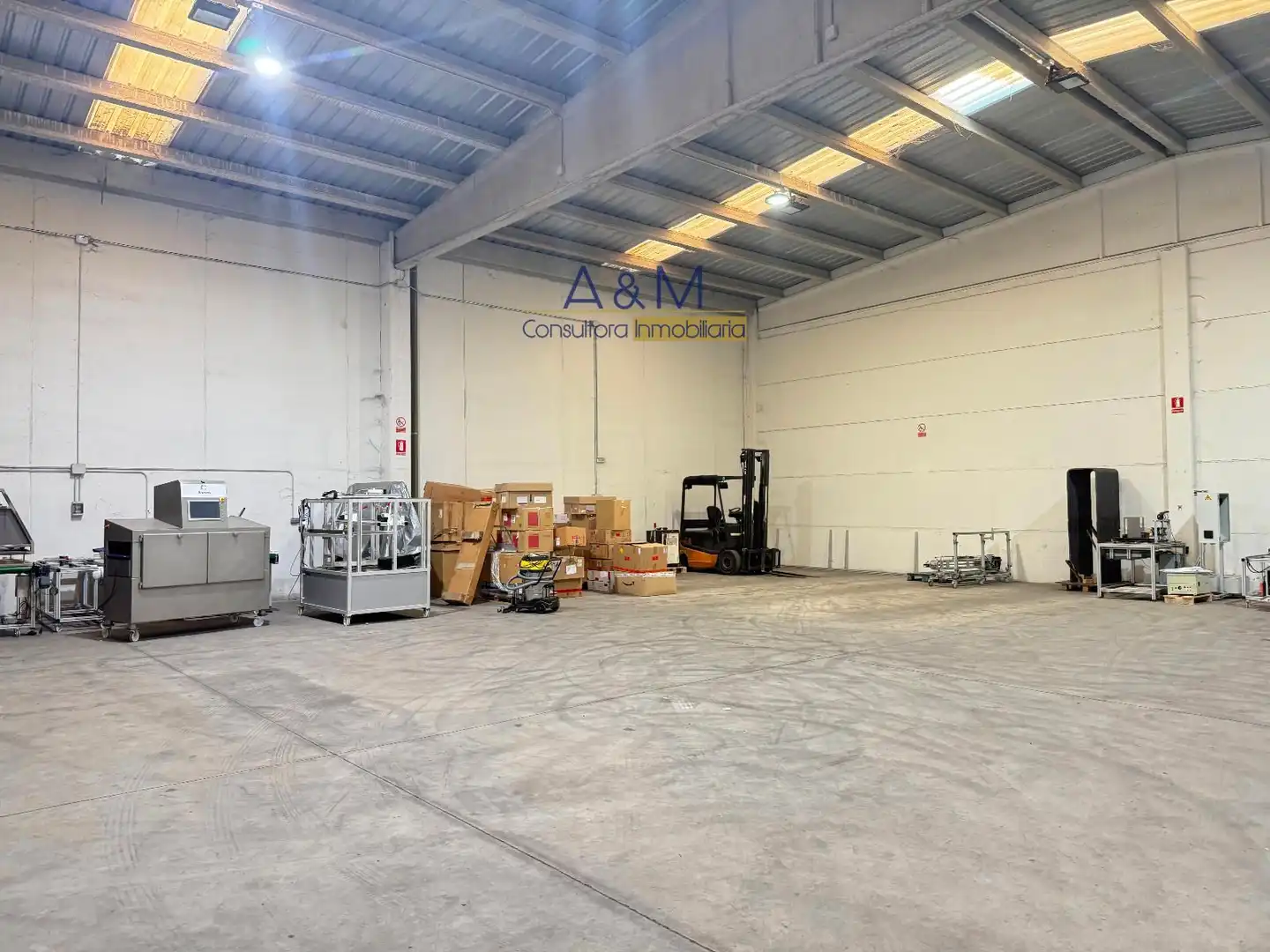 Industrial buildings for rent in Cistérniga  with Heating