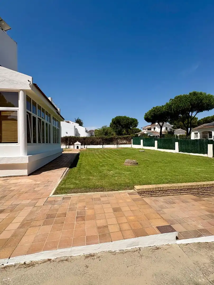 Jardí de Casa o xalet en venda en Aljaraque amb Aire condicionat, Calefacció i Jardí privat