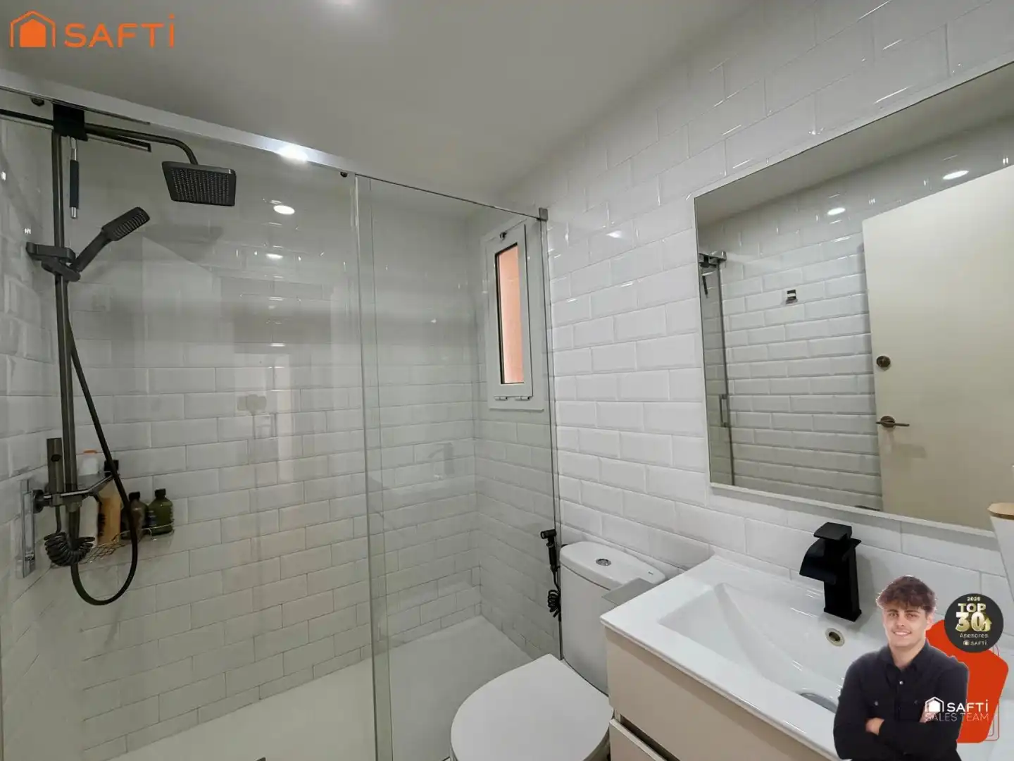 Baño de Piso en venta en Pineda de Mar con Calefacción y Balcón