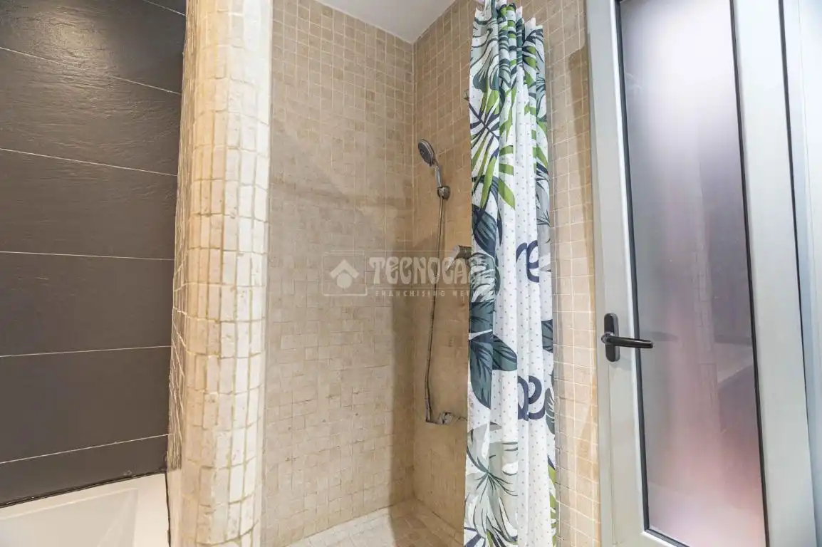 Baño de Piso en venta en Sant Vicenç Dels Horts con Aire acondicionado, Calefacción y Terraza