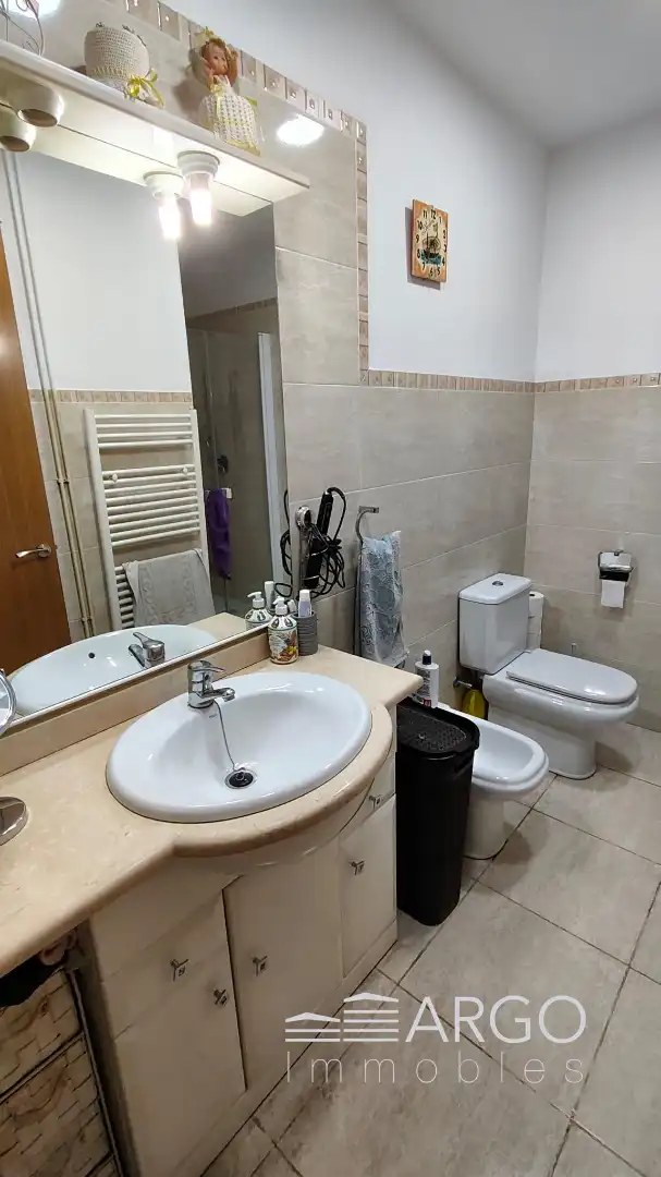 Baño de Piso en venta en Rubí con Aire acondicionado, Calefacción y Terraza