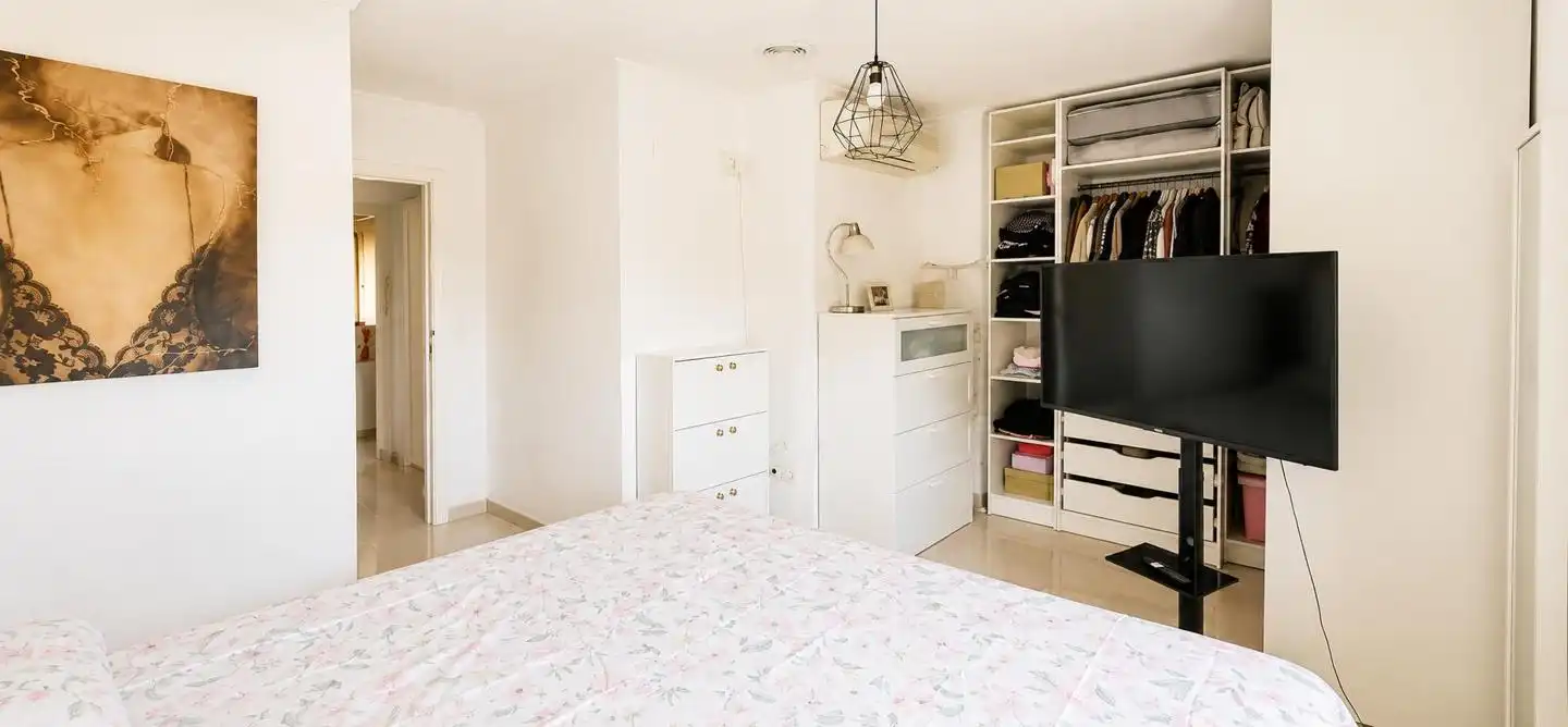 Habitación de Casa o chalet en venta en Elche / Elx con Trastero, Balcón y Piscina comunitaria