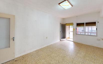 Flat for sale in  Valencia Capital  with Balcony