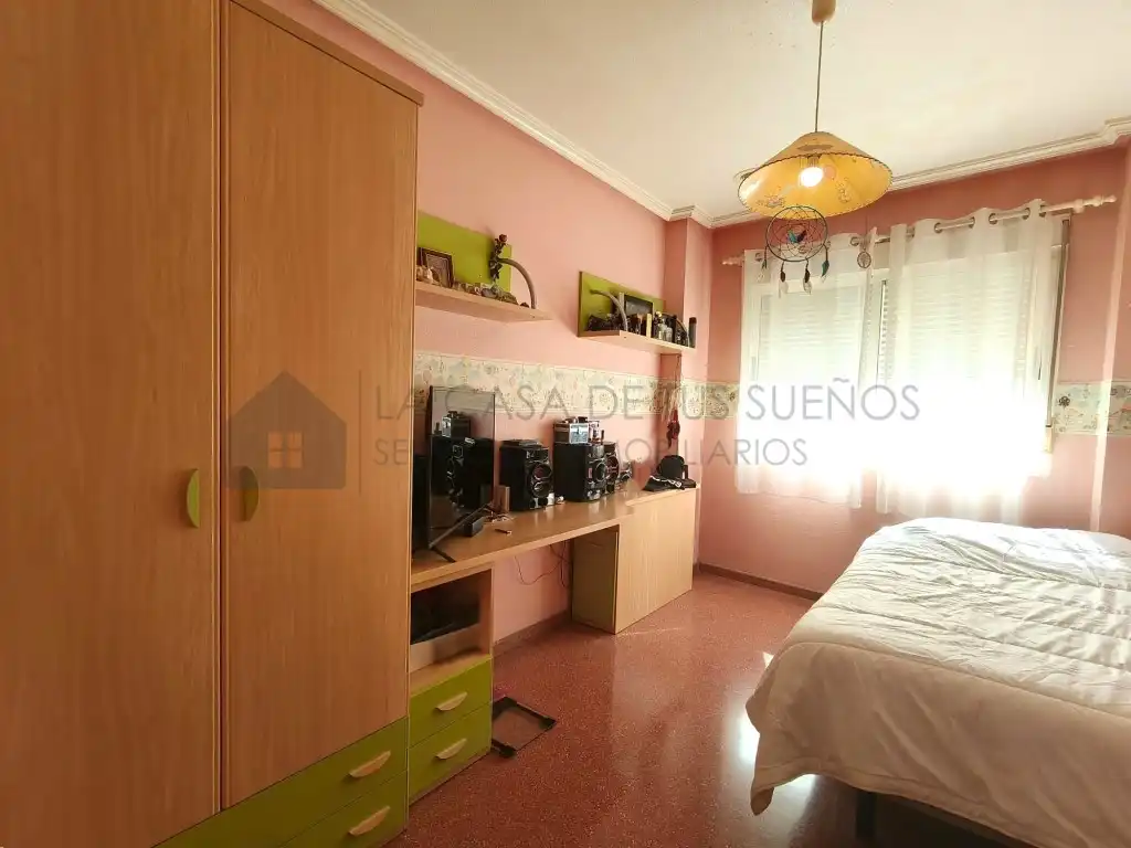 Dormitori de Casa adosada en venda en San Crispín - Huerta Nueva-Estación  