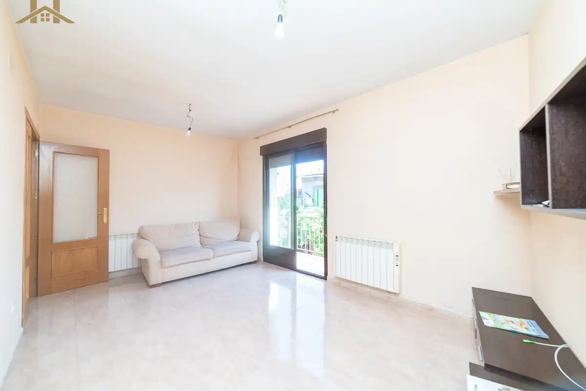 Living room of Flat for sale in La Adrada   with Heating and Balcony