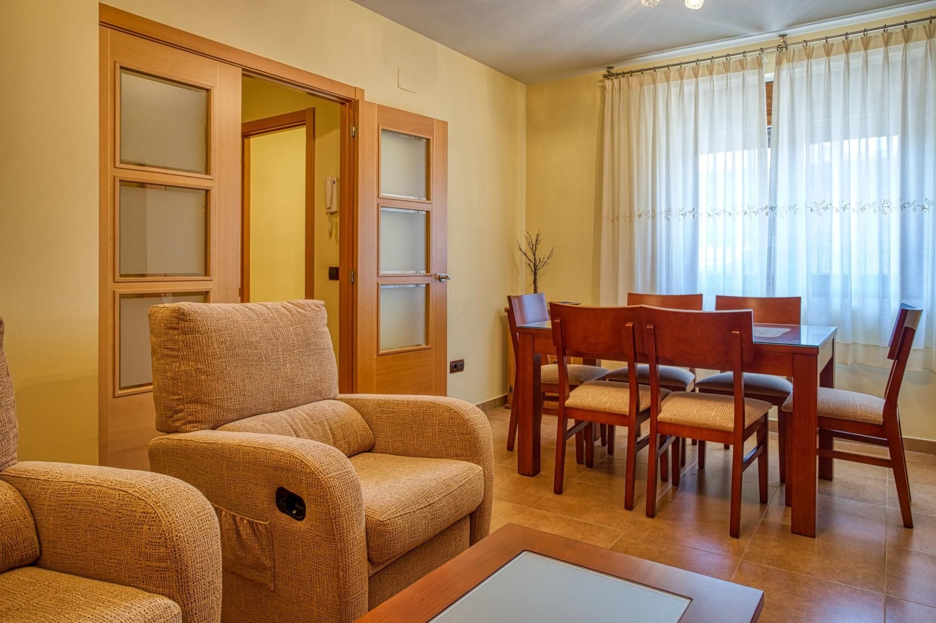 Sala d'estar de Casa adosada en venda en Ávila Capital amb Calefacció i Jardí privat