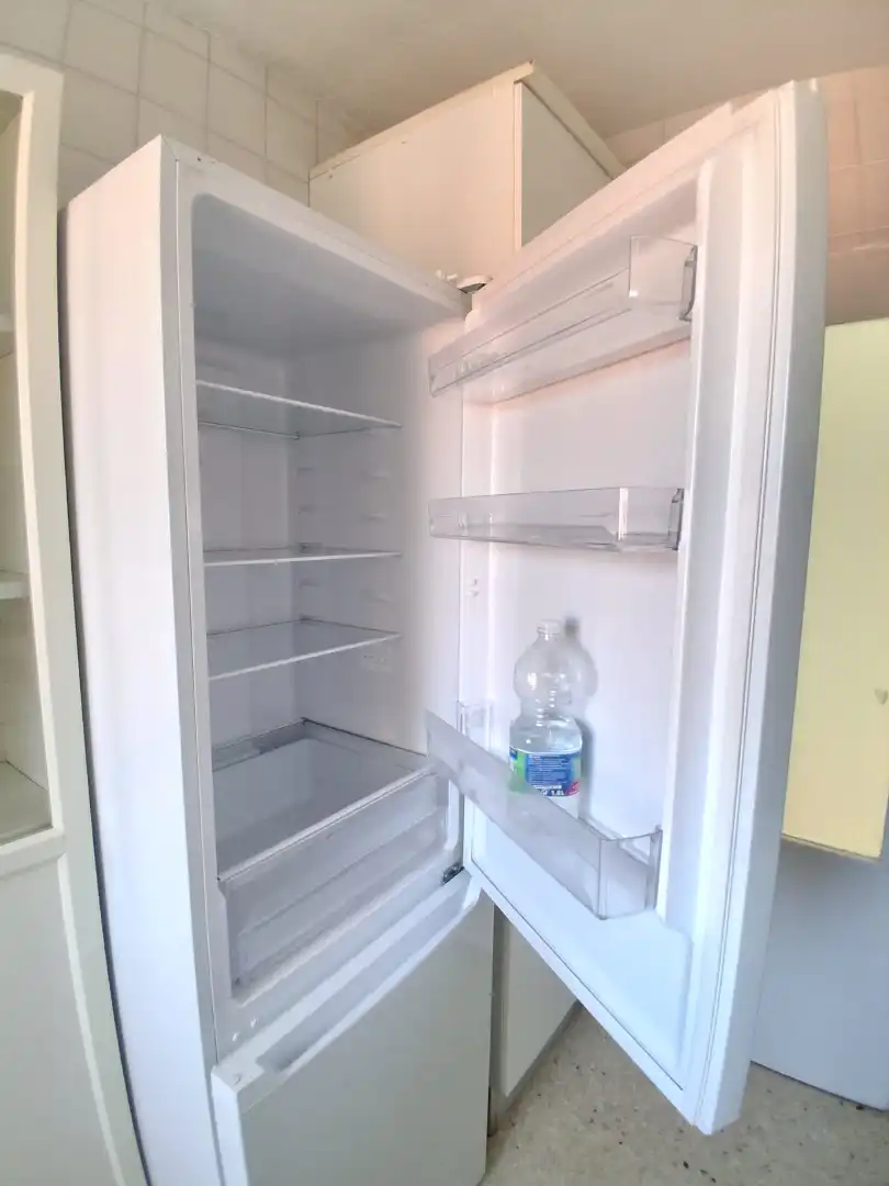 Küche von Wohnung zur Miete in Sevilla mit Klimaanlage, Terrasse und Waschmaschine