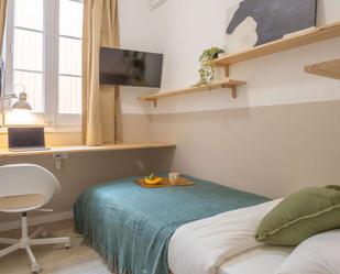 Bedroom of Flat to share in  Barcelona Capital  with Air Conditioner, Heating and Terrace