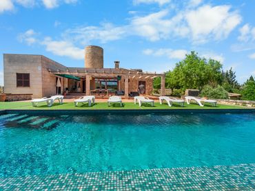 Casa rústica amb piscina en venda a Felanitx Poble
