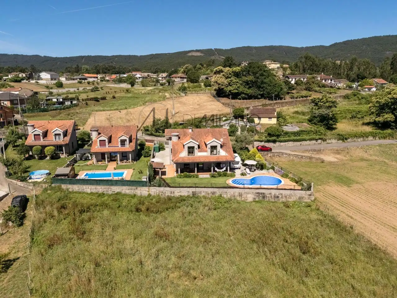 Vista exterior de Casa o xalet en venda en Tomiño amb Calefacció, Jardí privat i Terrassa