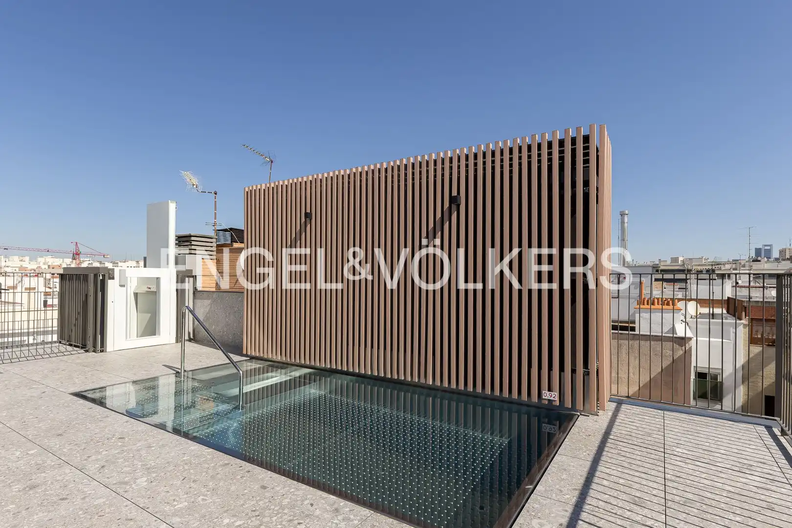 Terraza de Piso en venta en Madrid con Aire acondicionado, Calefacción y Jardín privado