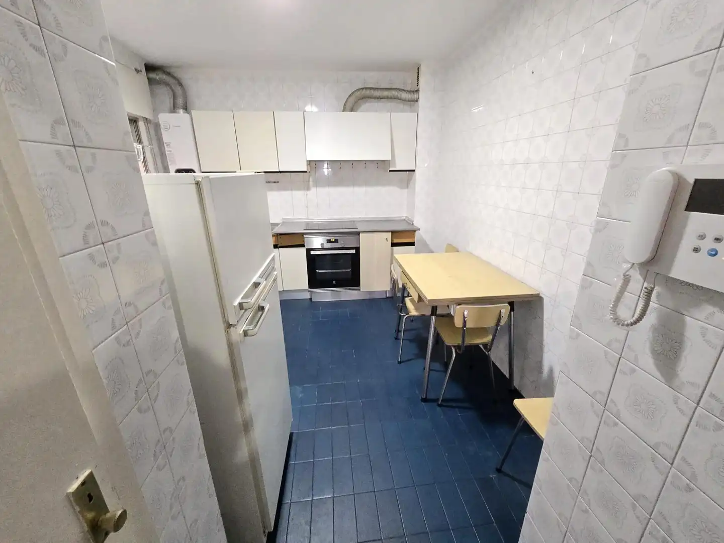 Kitchen of Flat for rent in Vigo   with Parquet flooring, Furnished and Balcony