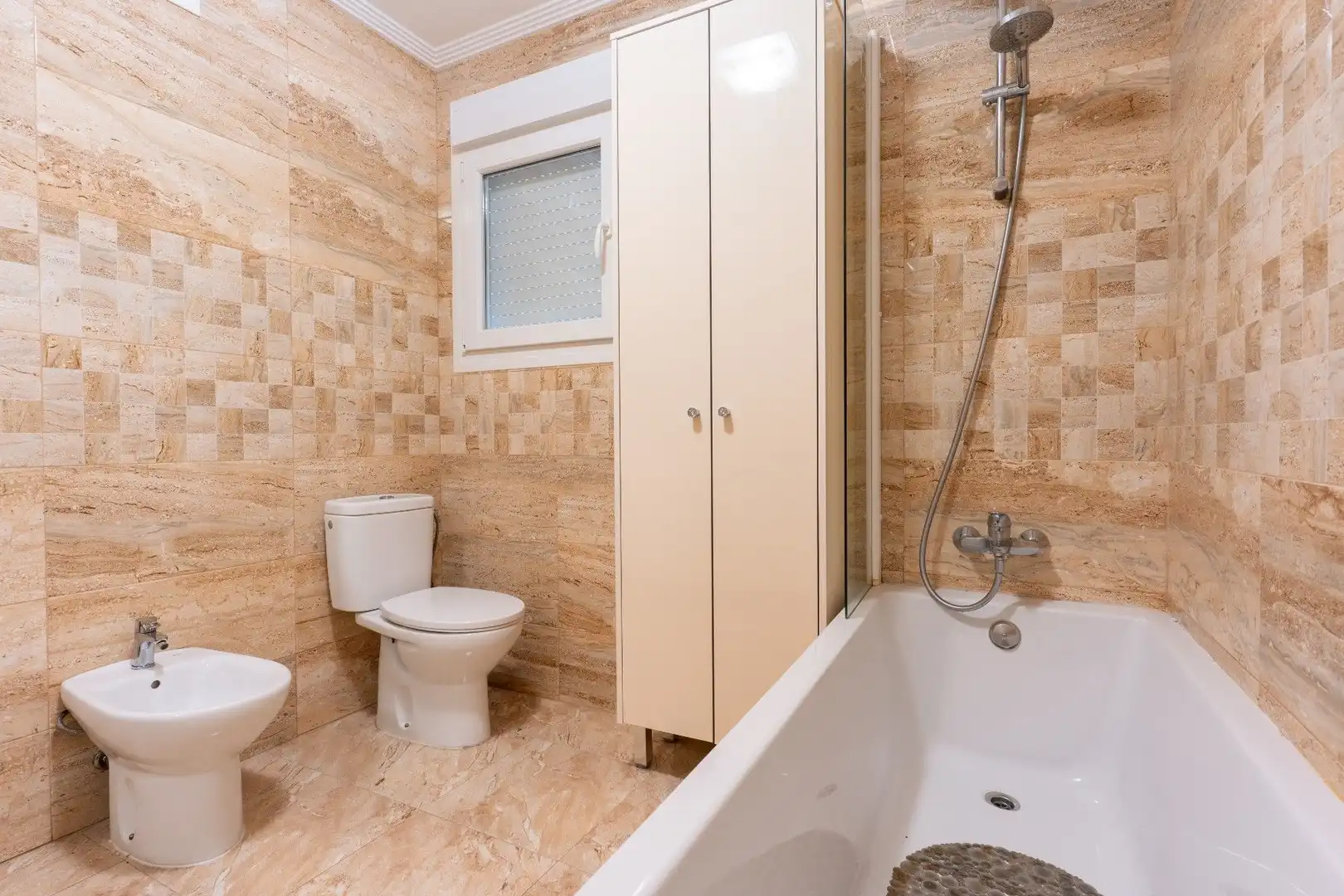 Bany de Casa o xalet en venda en Torrevieja amb Aire condicionat, Calefacció i Jardí privat