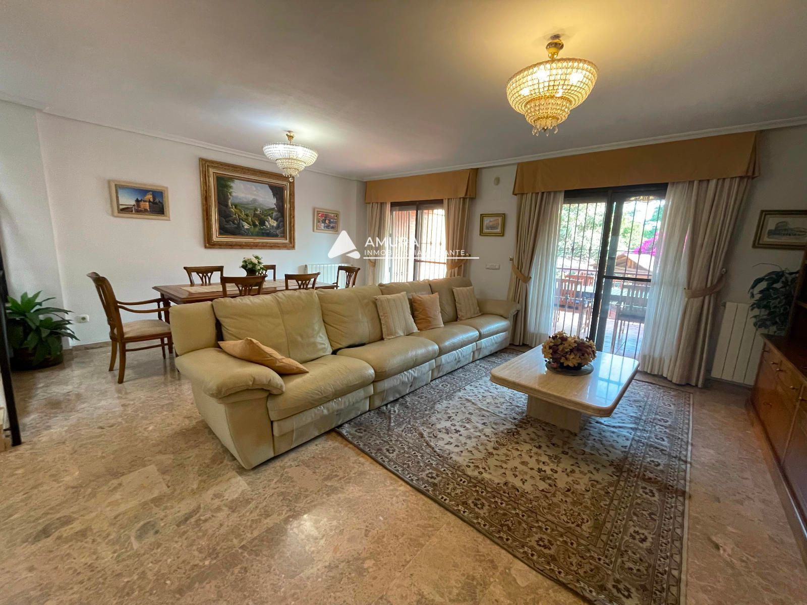 Sala d'estar de Casa o xalet en venda en Mutxamel amb Aire condicionat, Calefacció i Jardí privat