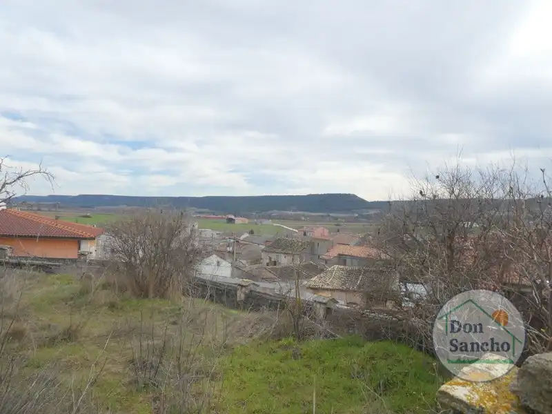 Houses for sale in Olivares de Duero