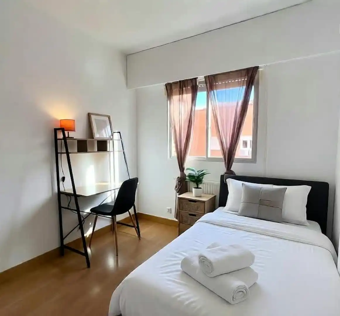 Bedroom of Flat for share in Alcobendas  with Heating, Private garden and Furnished