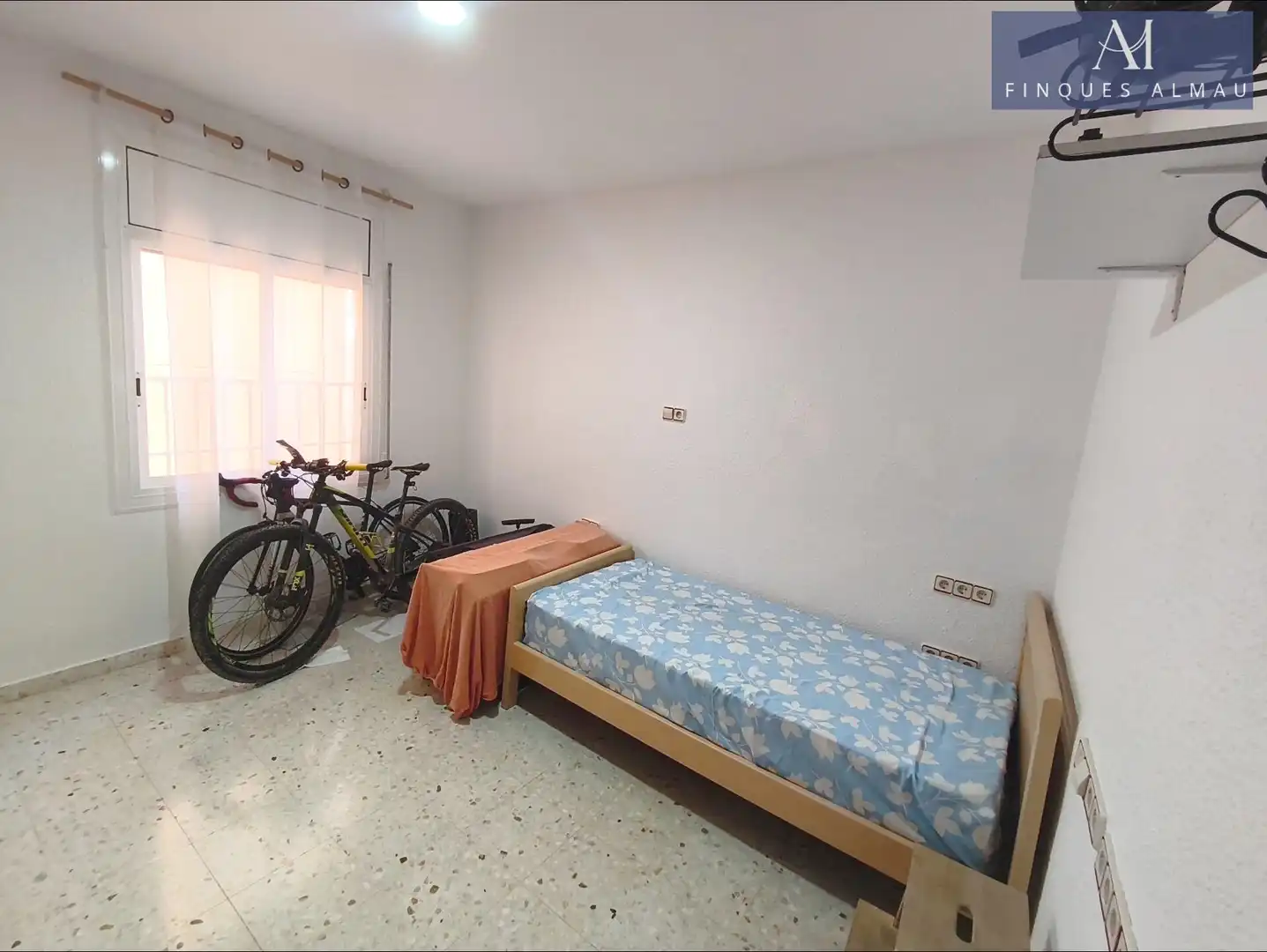 Piso en venta en Carrer ROGER DE LLURIA, 3, Les Roquetes